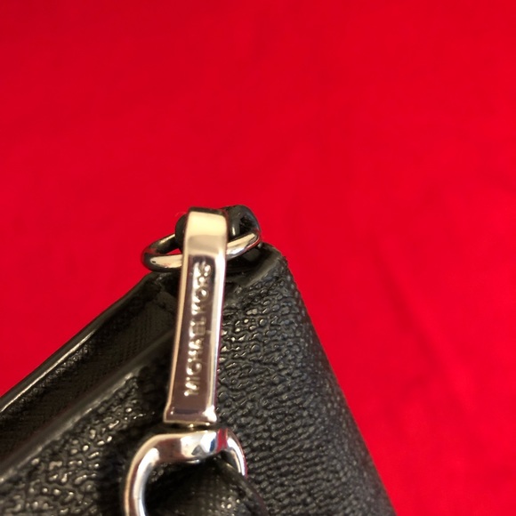 Michael Kors phone wallet wristlet - Picture 6 of 6